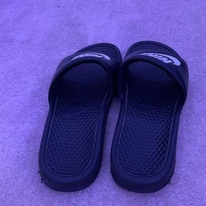 COPY - Selling my Black nike slides.